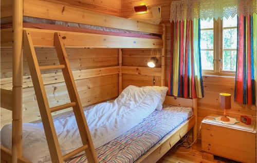 4 Bedroom Amazing Home In Tustna