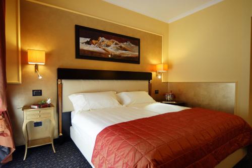 Bram Hotel - image 4