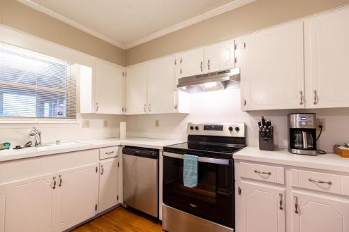 Allwood Cottage 2 in North Little Rock, USA