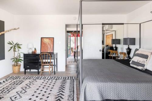 KAMPINK! Pool, Spa, Gameroom Compound with Amazing Views on 2.5 Acres