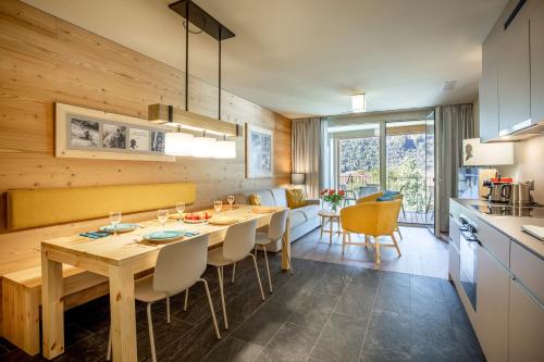 SWISSPEAK Resorts by Pierre & Vacances Premium Meiringen Room Type - Two-Bedroom Apartment with Terrace or Balcony (6 People) SWISSPEAK Resorts by Pierre & Vacances Premium Meiringen Room Type - Two-Bedroom Apartment with Terrace or Balcony (6 People)