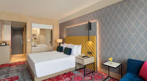 room detail thumbnail 1