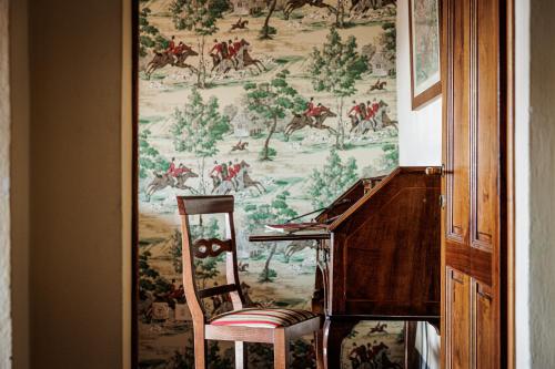 Book the Suite Suite