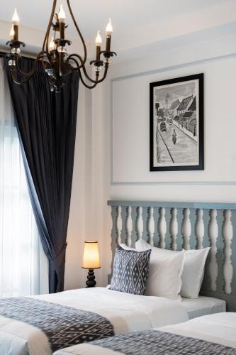 Twin Room image 2