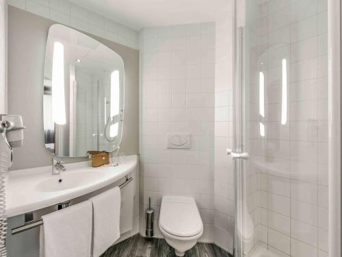 Bathroom, Ibis Innsbruck Hotel in Innsbruck