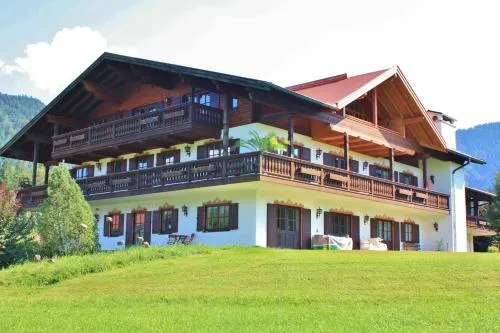 Dreigiebel im Haus Lohrey in Reit im Winkl, Deutschland