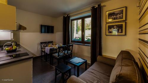 Mucha Apartments - image 10