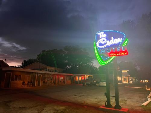 The Cedar Motel - 편의 시설/서비스