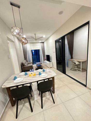 Reizz Residence By Leo Suites - image 9