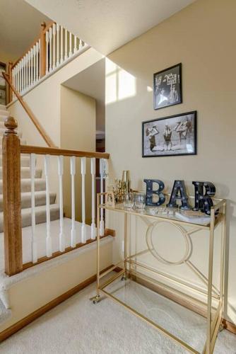 Cozy Winter Retreat with Modern Minimalist Charm Cozy Winter Retreat with Modern Minimalist Charm