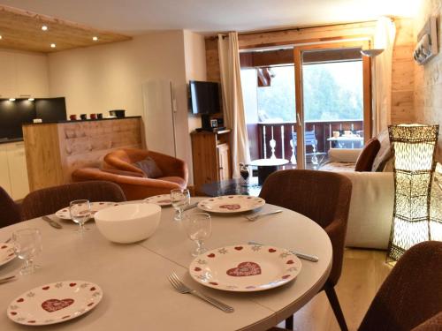 Confortable Duplex 6 Pers. à 150m du Télésiège avec Parking et Wi-Fi - Méribel - FR-1-180-528 (Confort et commodites a Meribel Village, 3 chambres, balcon sud, parking couvert, a 150m des remonte) in Meribel Village
