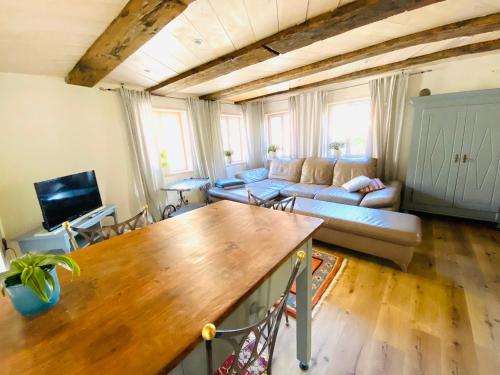 Iekārtas, Ganze Wohnung - Erdgeschoss - sehr ruhig - Hundefreundlich - Regendusche - Bodenheizung - Kuche - ea in Nehren (Tubingen)