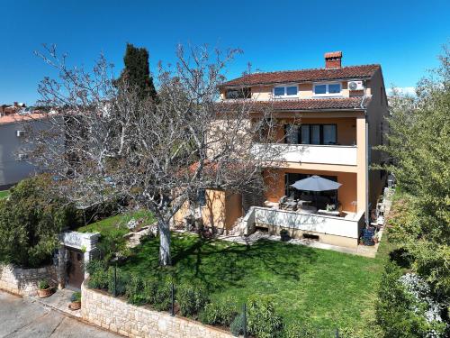 Balkon mit Meerblick, 700 Meter Strand