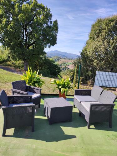 Dārzs, B & B Casolara in Castelnovo neʼ Monti