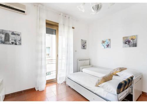 Tina's House - Bright and near Metro C, Rome (photo 6)