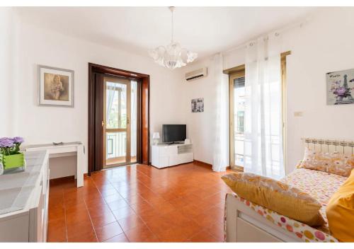 Tina's House - Bright and near Metro C, Rome (photo 2)
