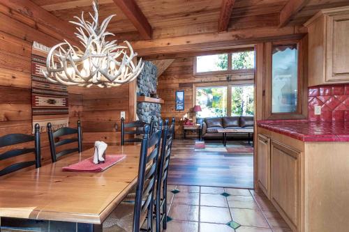 Dog Friendly, across from tubing/SHARC, Nectar bed, Sunriver (foto 7)