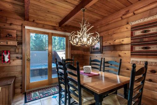 Dog Friendly, across from tubing/SHARC, Nectar bed, Sunriver (foto 6)