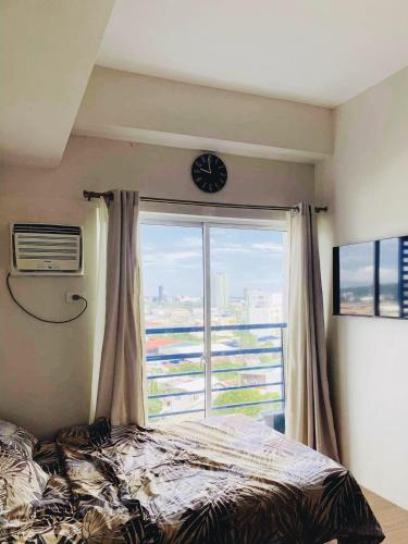 Studio with Balcony at The Loop Tower with Free Parking within Limketkai Center, Cagayan de Oro