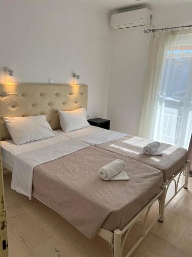 2 bedrooms, 4 beds