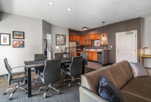 Residence Inn by Marriott Phoenix Glendale Sports & Entertainment District