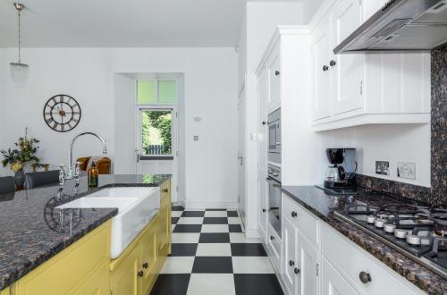 ห้องครัว, Westwood Cottage in โลชี