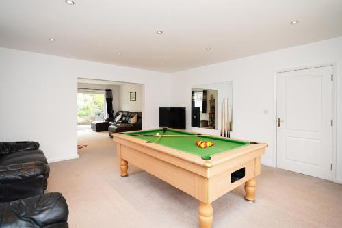 Luxury Home with Hot Tub BBQ Pool Table