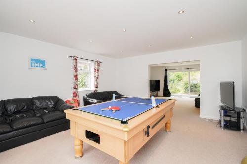 Luxury Home with Hot Tub BBQ Pool Table