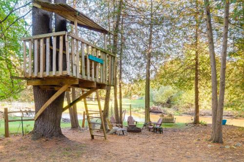 Chain of Lakes Escape in Bellaire with River Access in Bellaire, USA