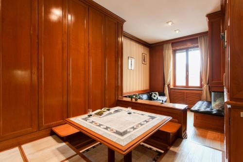 San Babila apartment, Milano