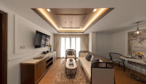 497389419 CHINO@NIMMAN Luxury Boutique Hotel