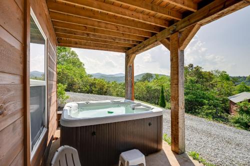Beautiful Franklin Home with Bunkhouse and Hot Tub!