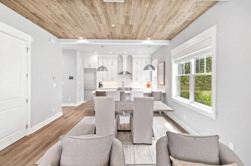 Scissortail at Treetop Scissortail at Treetop