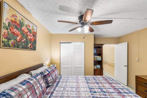 Yours for the asking- Cozy, Caribbean, condo condo