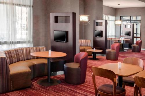 Courtyard by Marriott Newark Elizabeth