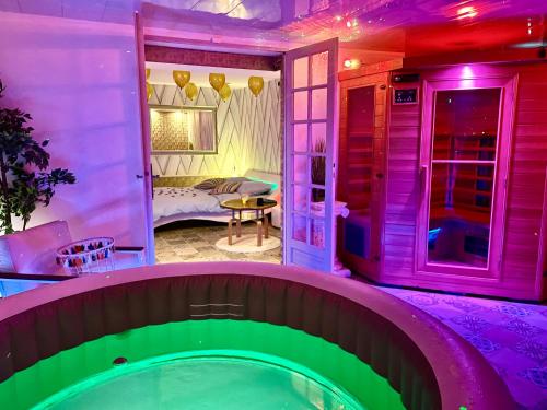 Espace détente jacuzzi sauna - Hôtel - Gagny