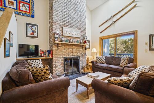 Spacious townhouse located in Killington,close to shops & night clubs Colony in Killington, USA