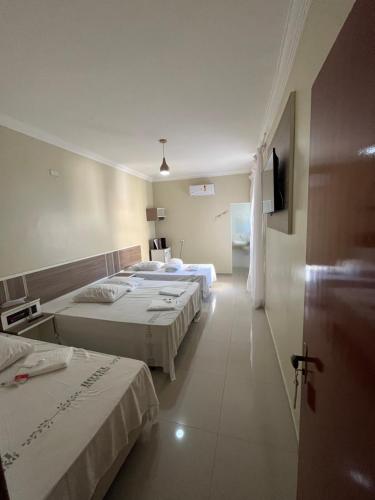 4 twin beds