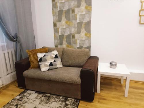 City center Two room Apartment with fireplace- quiet location- up to FIVE Guests - SELF CHECK-IN- FREE parking, Riga (foto 8)