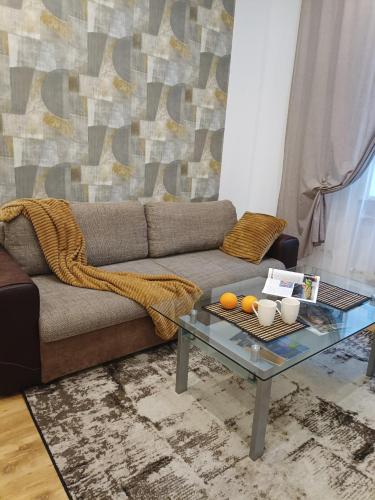 City center Two room Apartment with fireplace- quiet location- up to FIVE Guests - SELF CHECK-IN- FREE parking, Riga (foto 4)