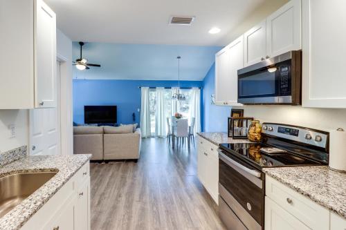 Inviting Ocklawaha Home with Porch Ideal Location! in Ocklawaha