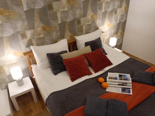 City center Two room Apartment with fireplace- quiet location- up to FIVE Guests - SELF CHECK-IN- FREE parking, Riga (foto 9)