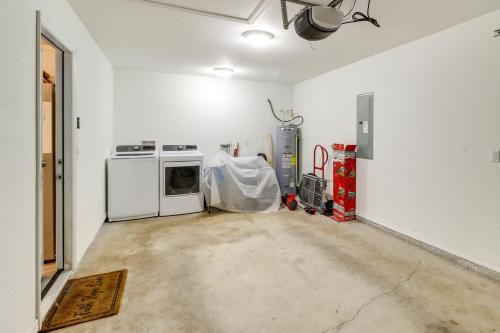 Inviting Ocklawaha Home with Porch Ideal Location! in Ocklawaha