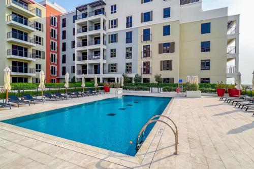 Azure Escape !Joyful 1 Bed Apartment close to the Sea! - image 2