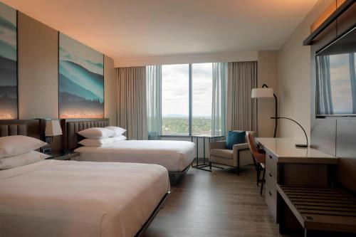 Newly Renovated Queen Room with Two Queen Beds - Concierge Lounge Access