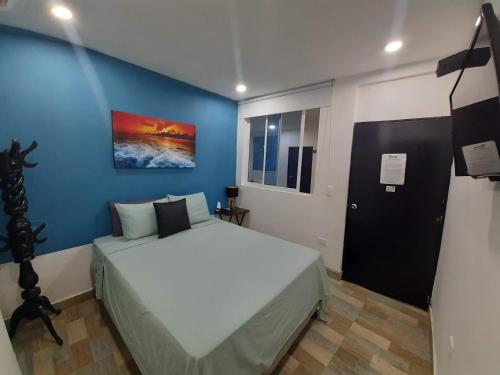 Standard Double Room image 6
