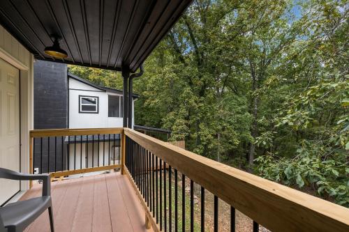 The Lofts on Indian Point - Near Silver Dollar City - 발코니/테라스