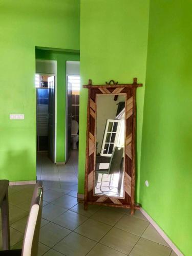 Maison elegante au Moule avec terrasse ensoleillee in Le Moule