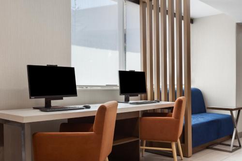 Holiday Inn Express Atlanta Airport - North by IHG in Atlanta, USA