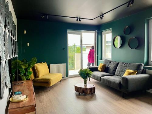 2 bedrooms, 4 beds